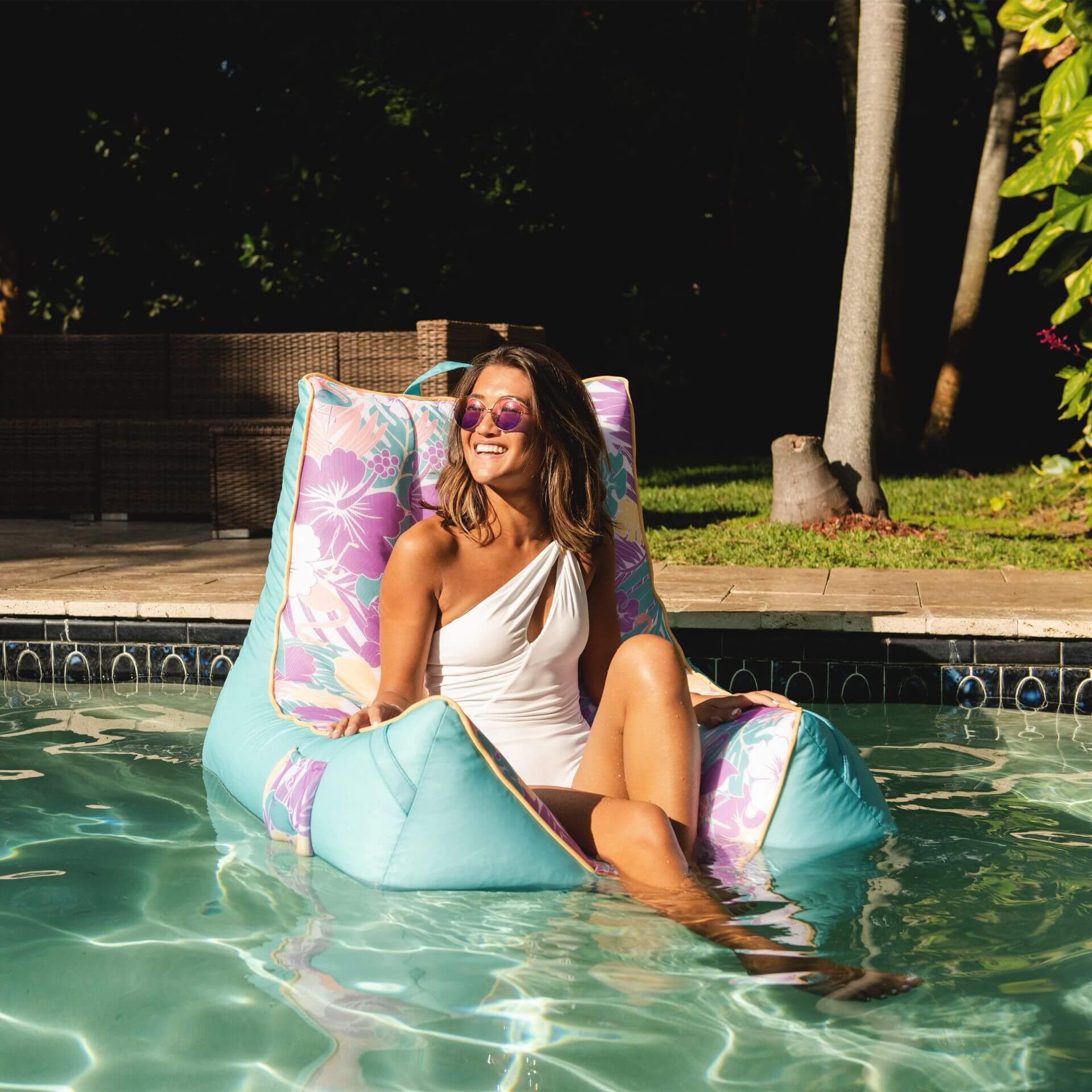 Captain's Pool Float - Image 43