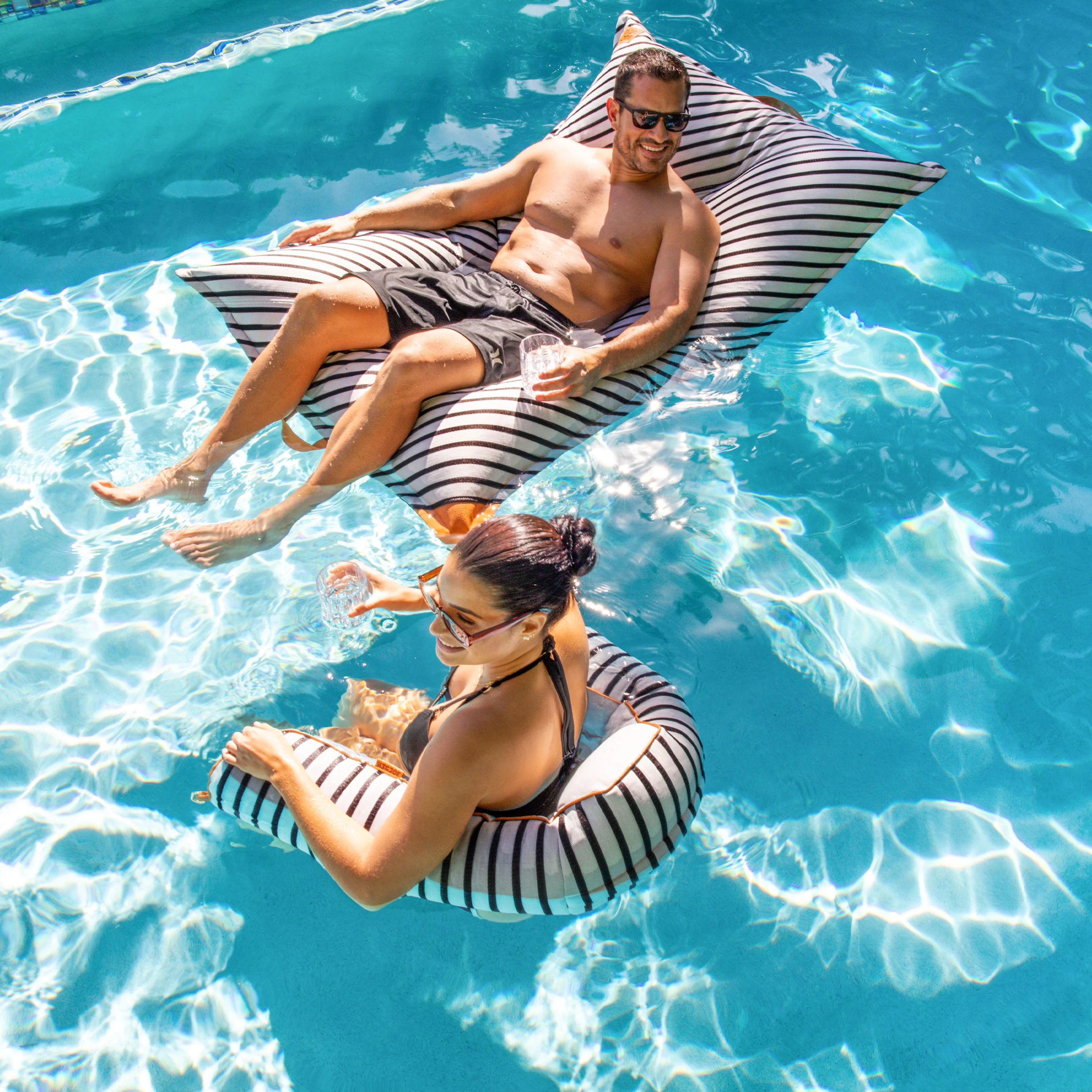 Lux Lagoon Lounger - Image 15