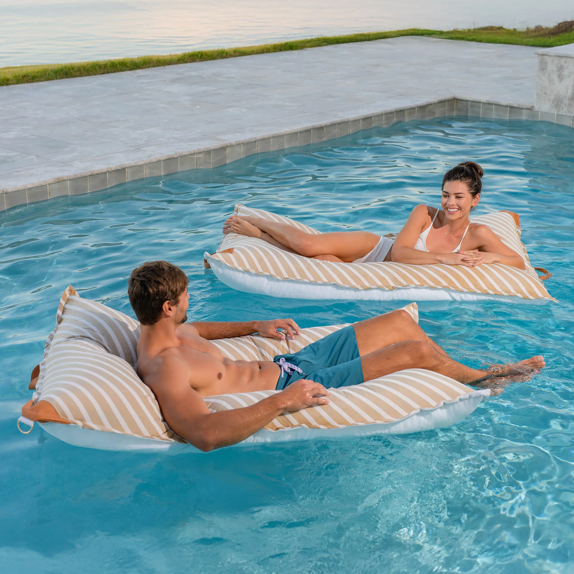 Lux Lagoon Lounger with Sunbrella® Fabric - Image 31